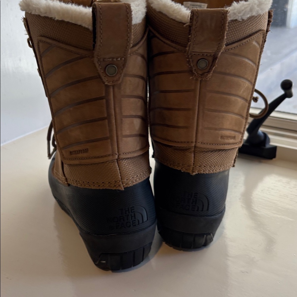 The North Face Brown and Black Insulated Boots - Picture 3 of 6
